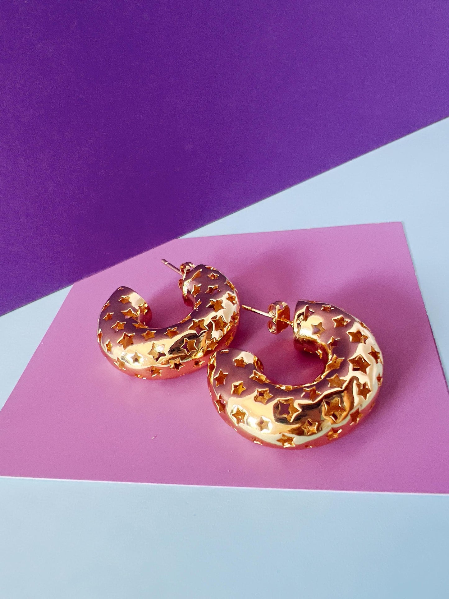 Zarcillos- CHUNKY STAR HOOPS