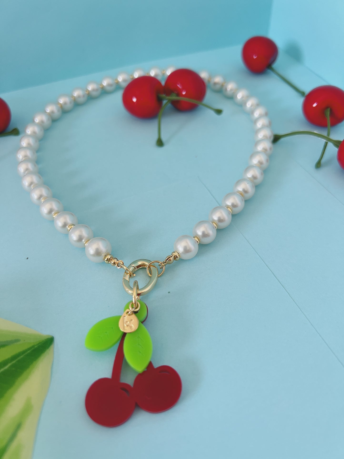 COLLAR - Triple Cherry